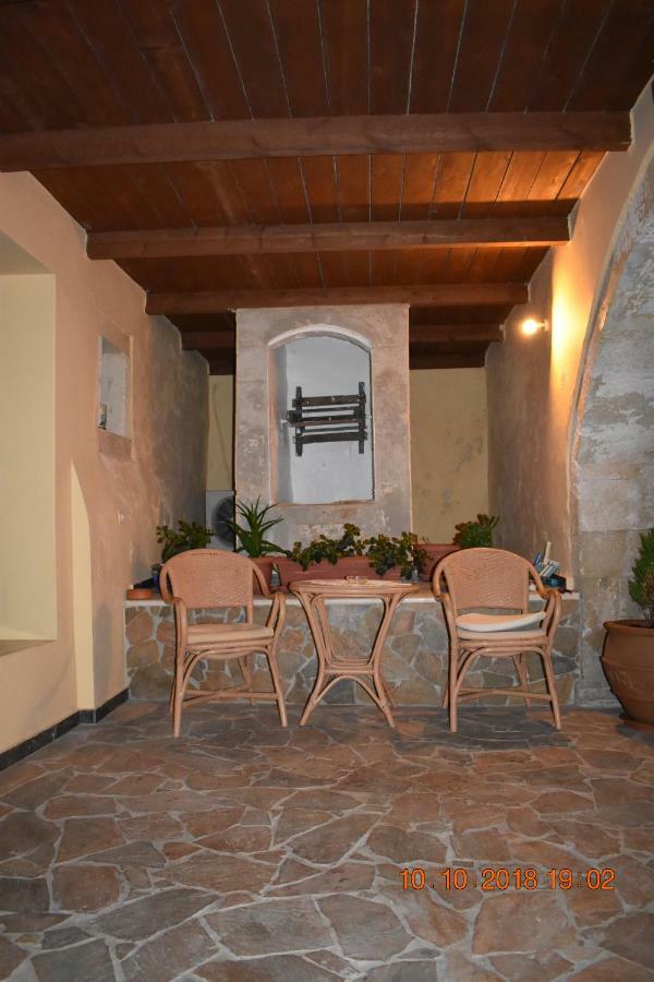 העיירה רתימנו Vecchio Hotel מראה חיצוני תמונה